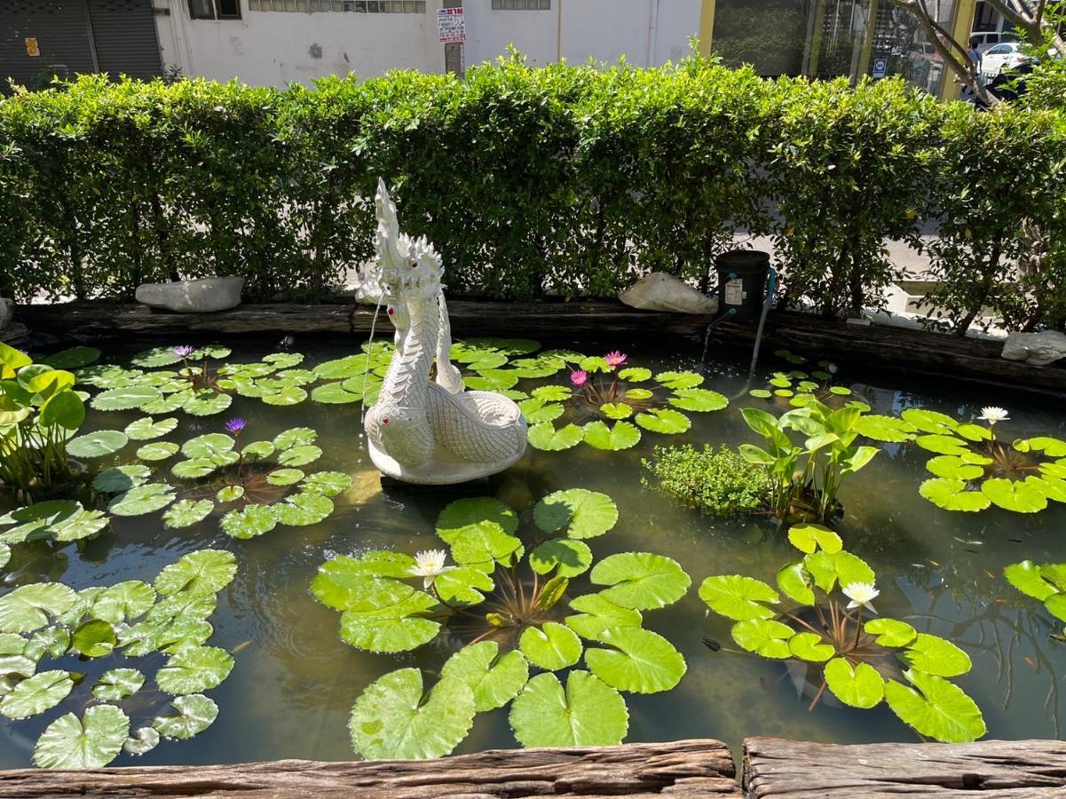 Town In Town Gardent Resort Bangkok Buitenkant foto