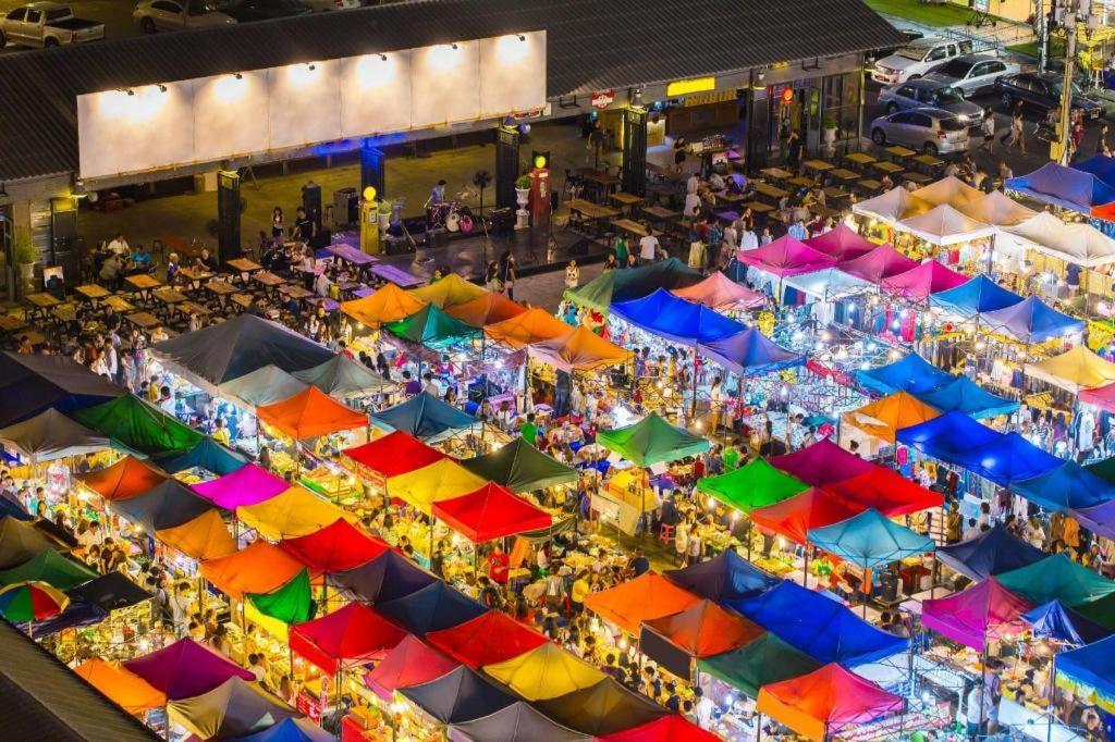 Town In Town Gardent Resort Bangkok Buitenkant foto