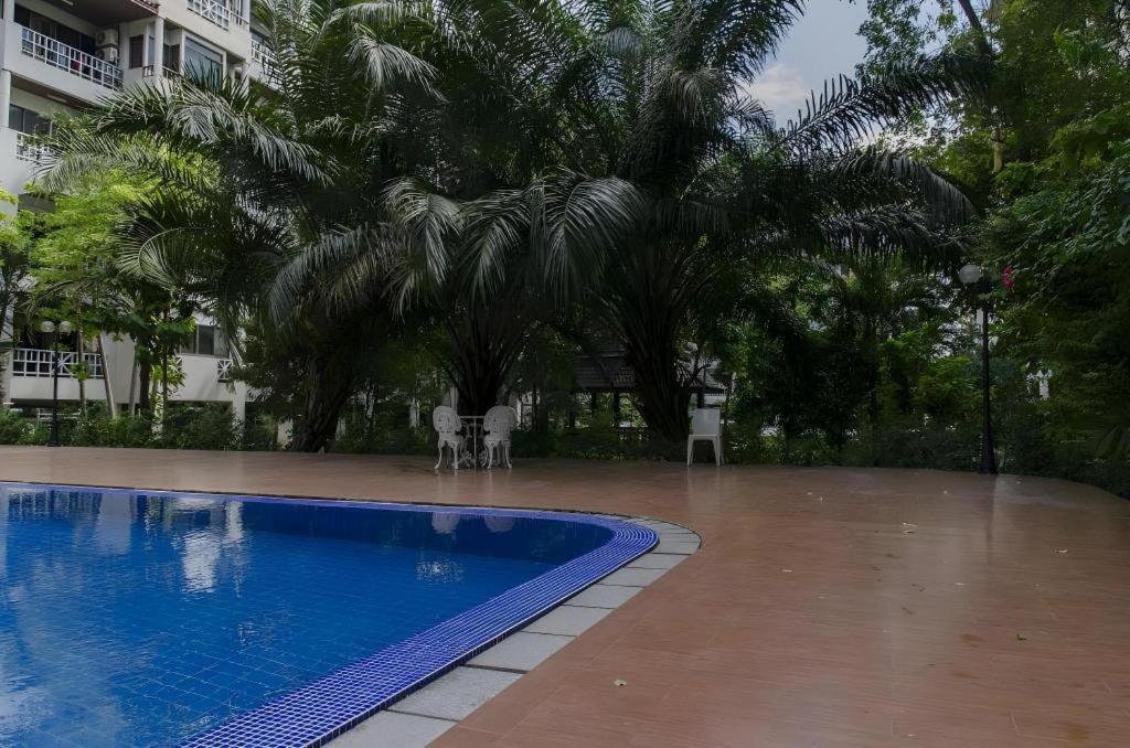 Town In Town Gardent Resort Bangkok Buitenkant foto