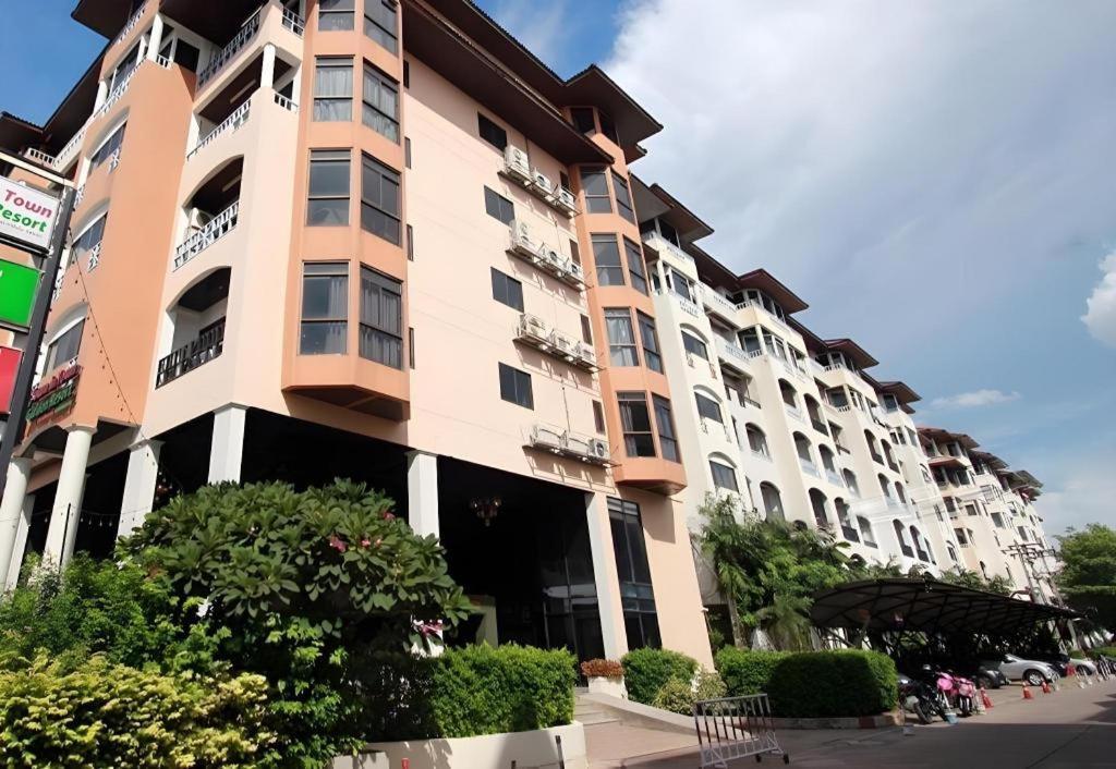Town In Town Gardent Resort Bangkok Buitenkant foto