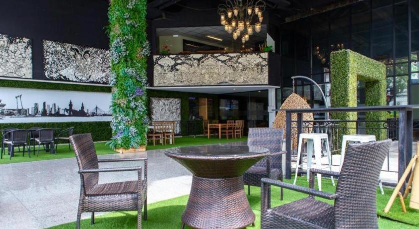 Town In Town Gardent Resort Bangkok Buitenkant foto