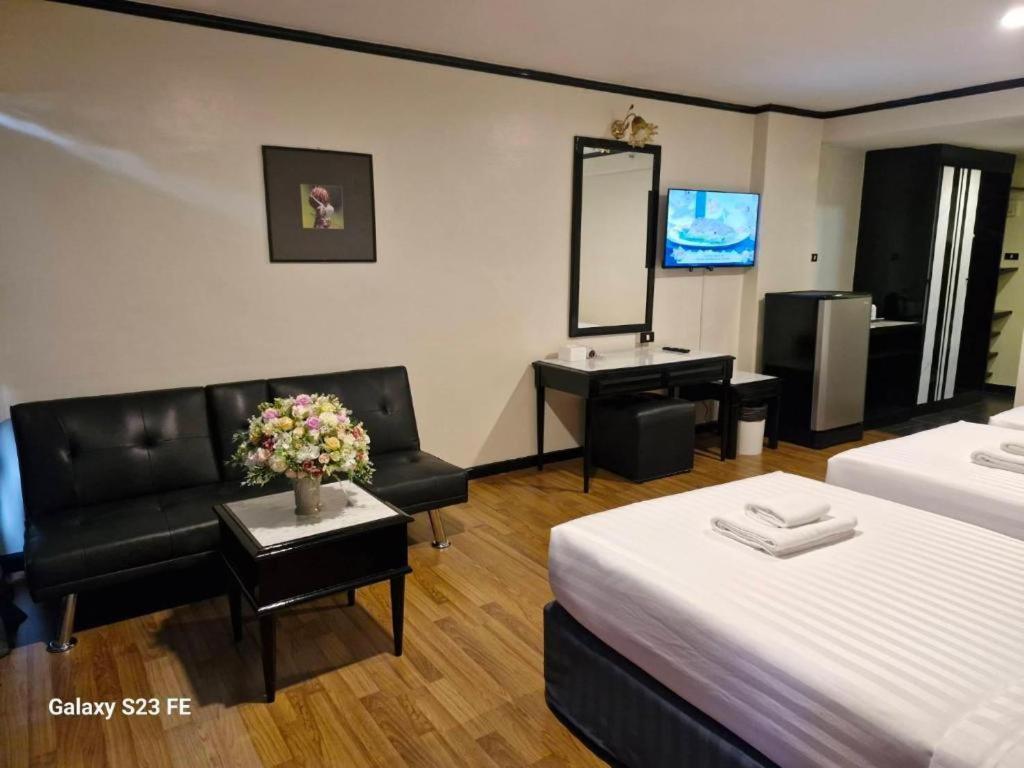 Town In Town Gardent Resort Bangkok Buitenkant foto