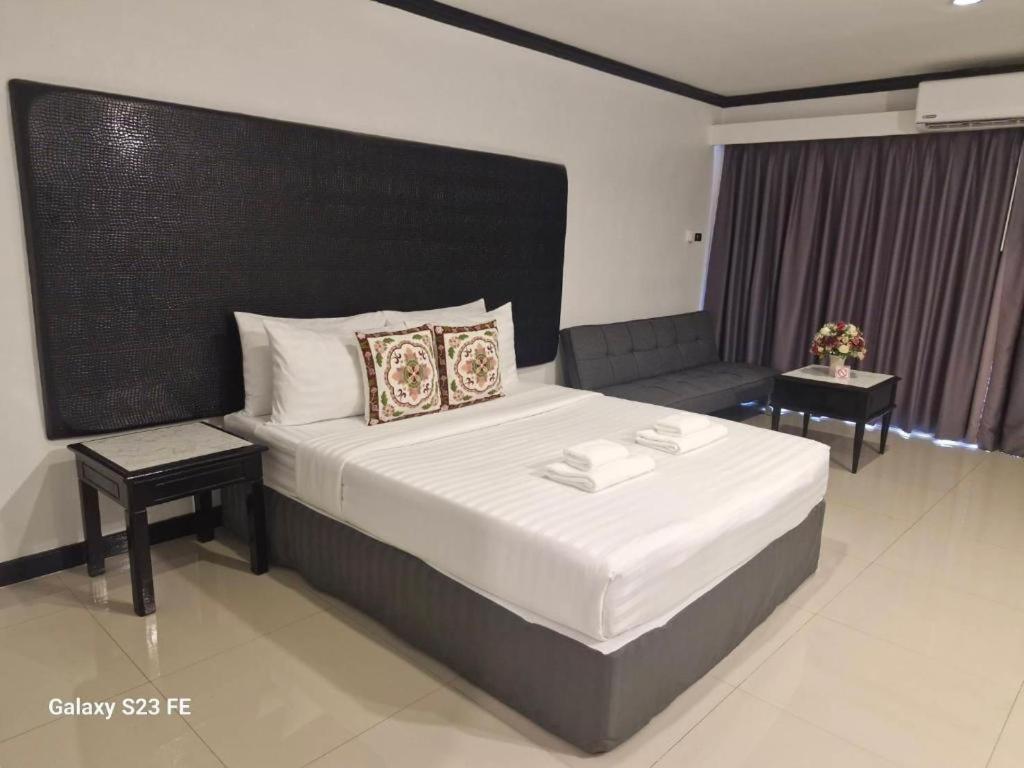 Town In Town Gardent Resort Bangkok Buitenkant foto