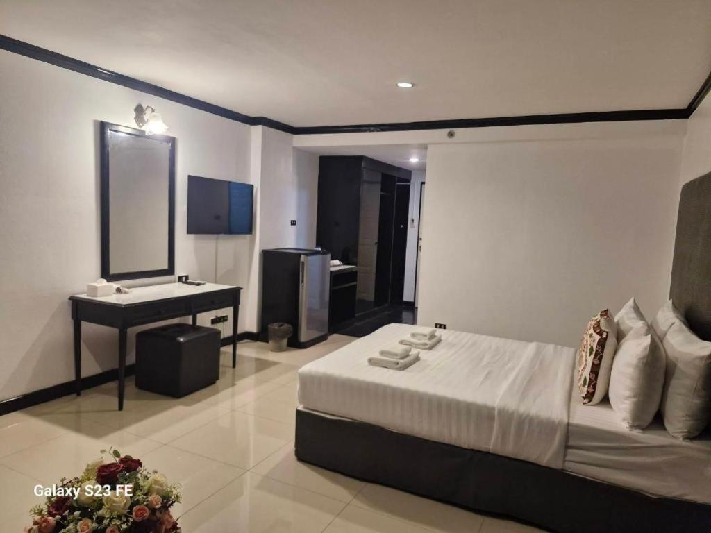 Town In Town Gardent Resort Bangkok Buitenkant foto