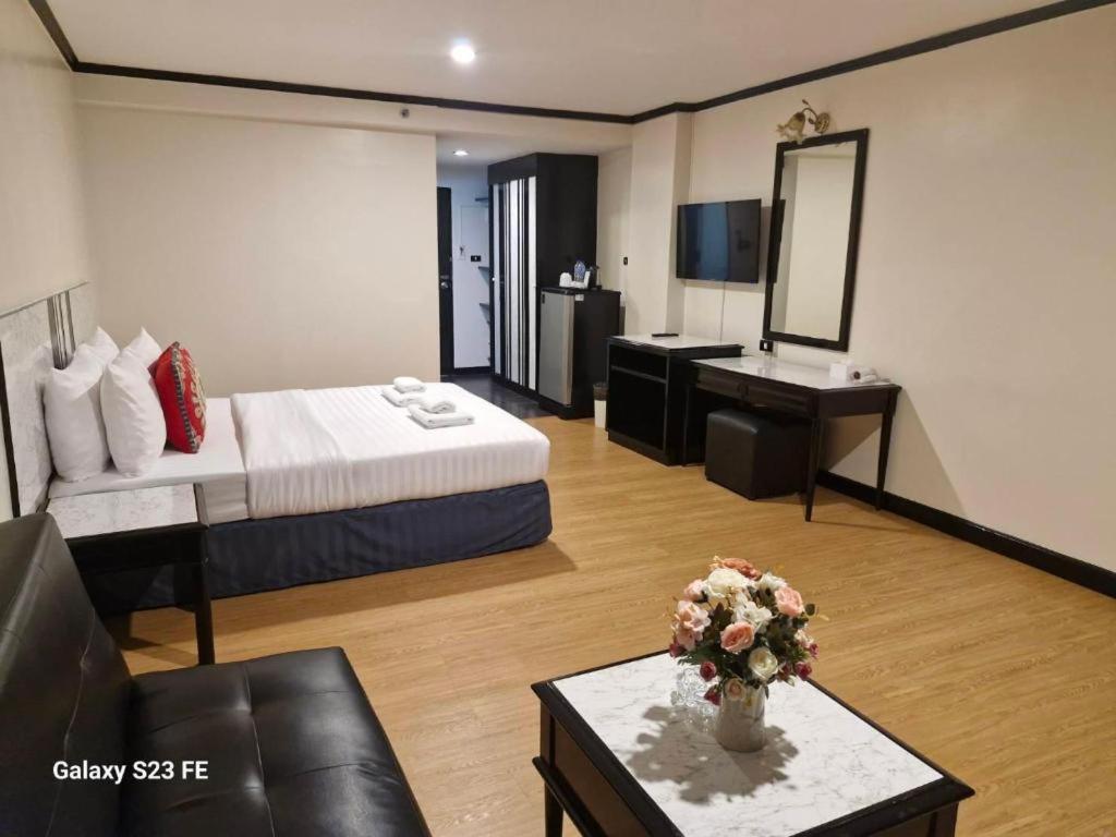 Town In Town Gardent Resort Bangkok Buitenkant foto